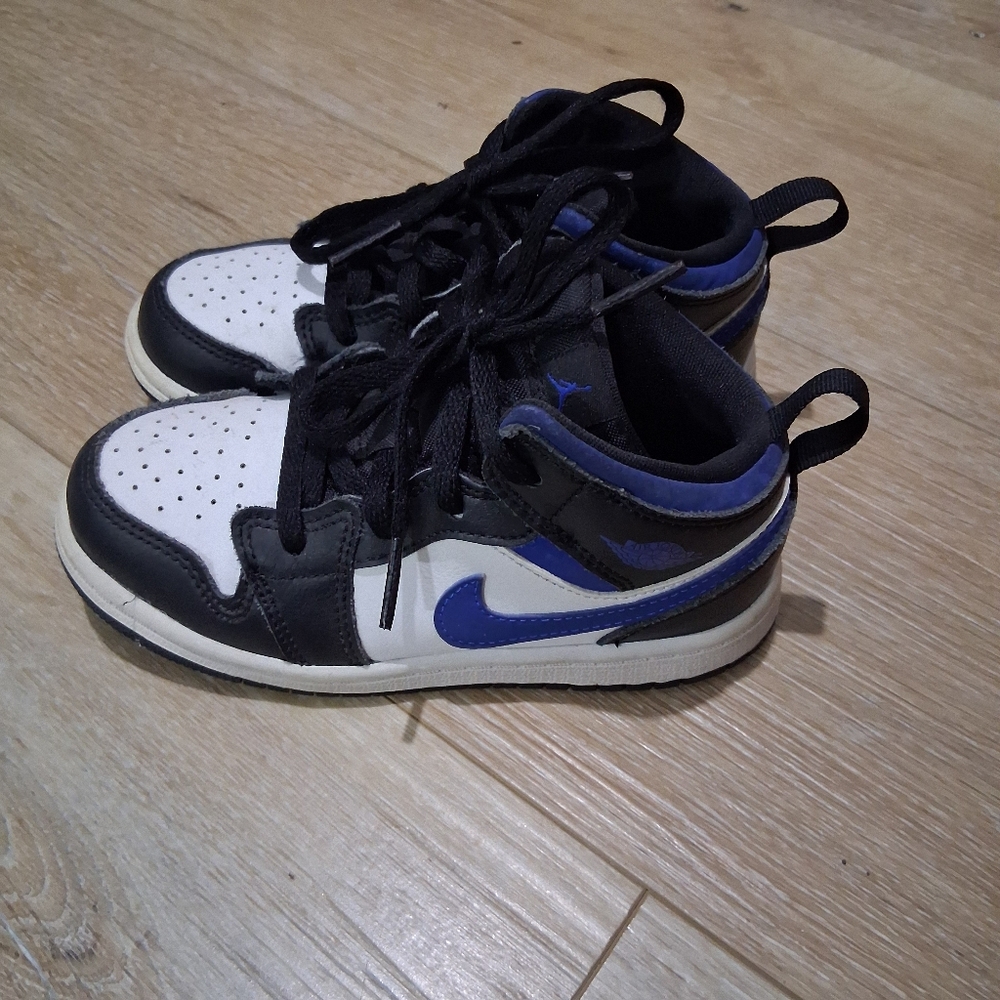Nike Kids Sneakers in Black and Blue